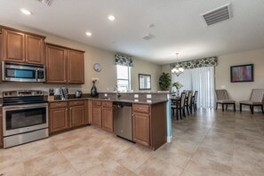 Villa, 5 Schlafzimmer | Eigene Küche | Mikrowelle, Ofen, Herdplatte, Geschirrspüler