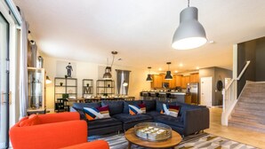 Villa, Multiple Beds | Living room - Champions Gate 1474rf (Davenport)