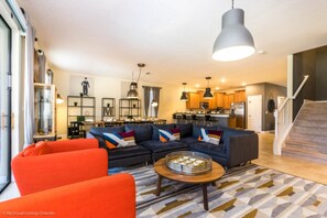 Villa, Mehrere Betten | Wohnzimmer | Flachbildfernseher, Tischtennisplatte