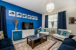 Vila, Beberapa Tempat Tidur | Ruang keluarga | TV LED dan konsol video game