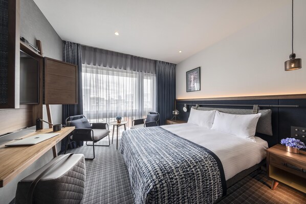 Coffre-fort, bureau, espace de travail pour ordinateurs portables