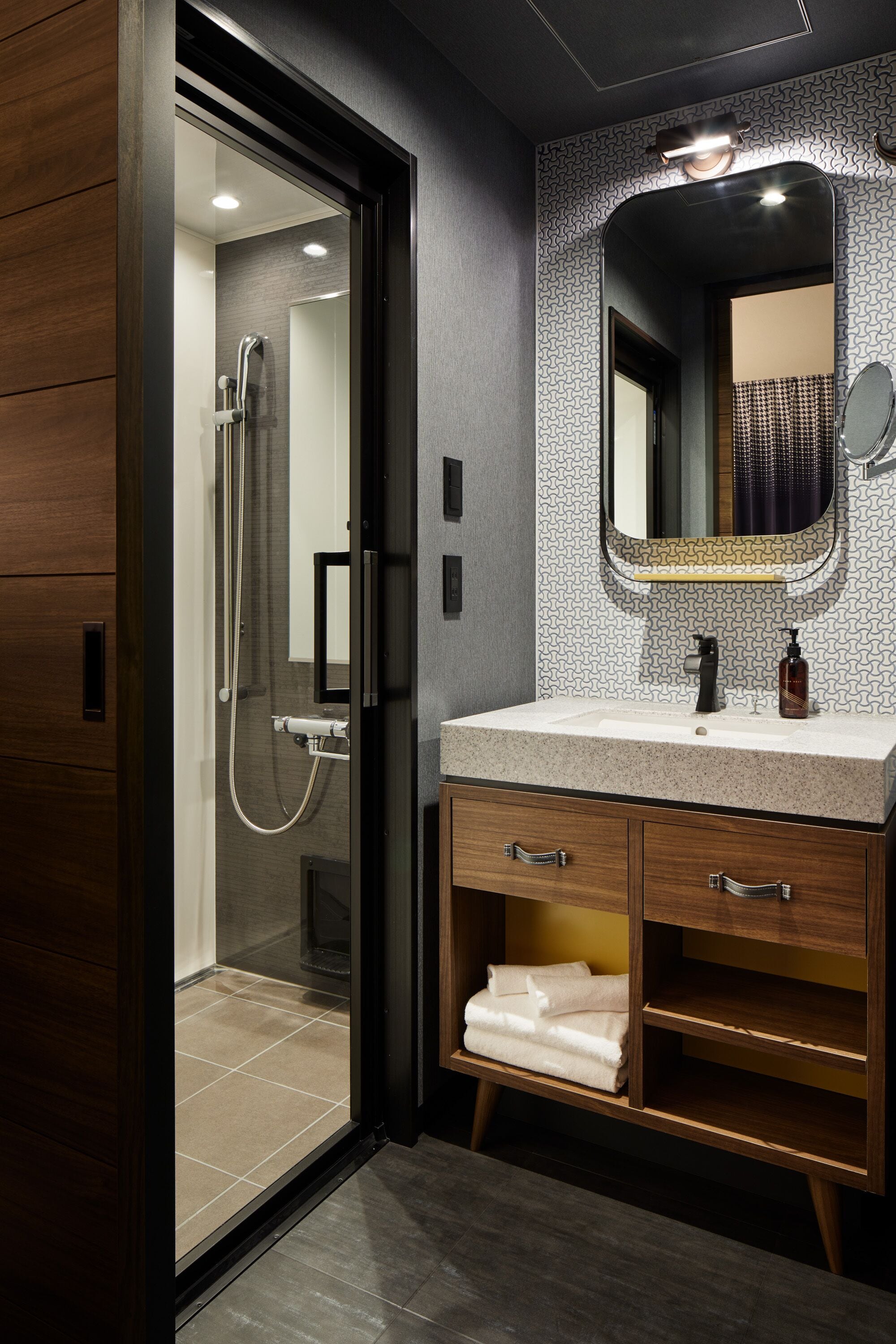 Photo - The Lively Tokyo Azabujuban