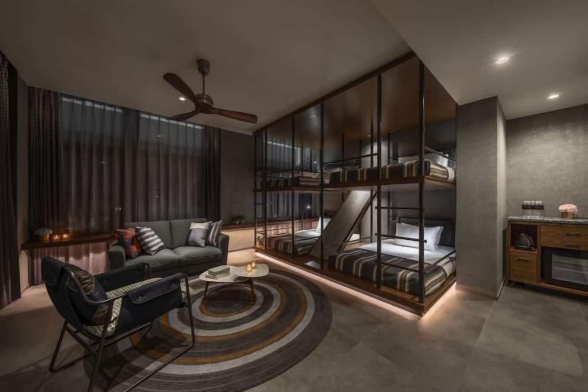 1 bedroom, in-room safe, desk, laptop workspace