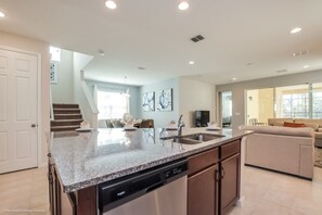 Villa, Multiple Beds | Private kitchen | Microwave, oven, stovetop, dishwasher - Solara Resort 1502npt (Kissimmee)