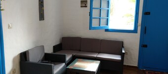 Very large villa by the sea