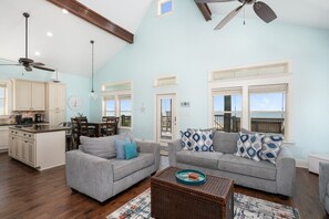 House, 3 Bedrooms | Living area