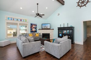 House, 3 Bedrooms | Living area