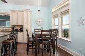House, 3 Bedrooms | Dining