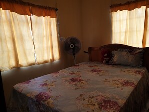 1 makuuhuone, silitysrauta/-lauta, Wi-Fi