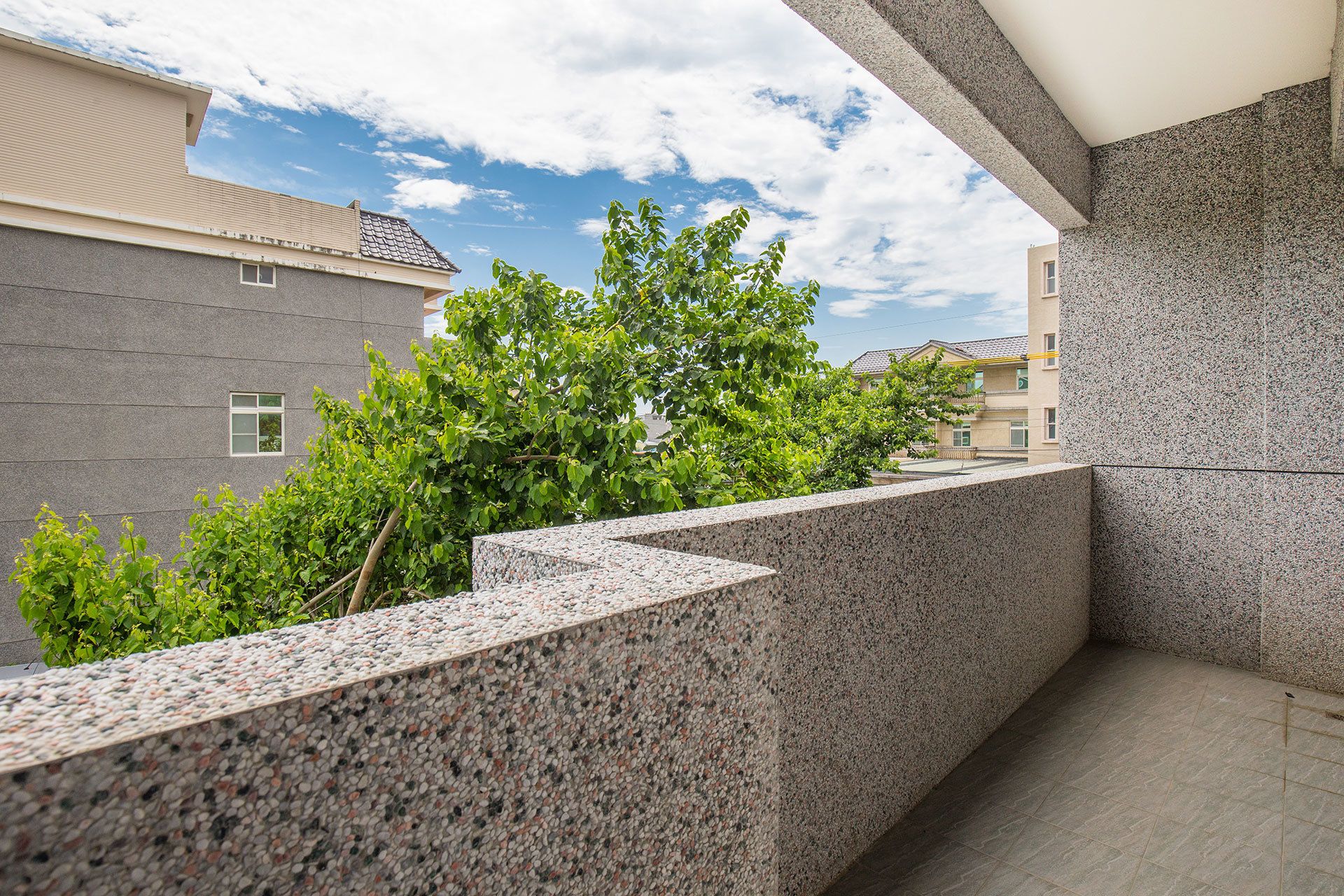 Phòng 4 Deluxe | Bàn, màn/rèm cản sáng, truy cập Internet không dây miễn phí 