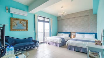 Escritorio, cortinas blackout, wifi gratis y ropa de cama