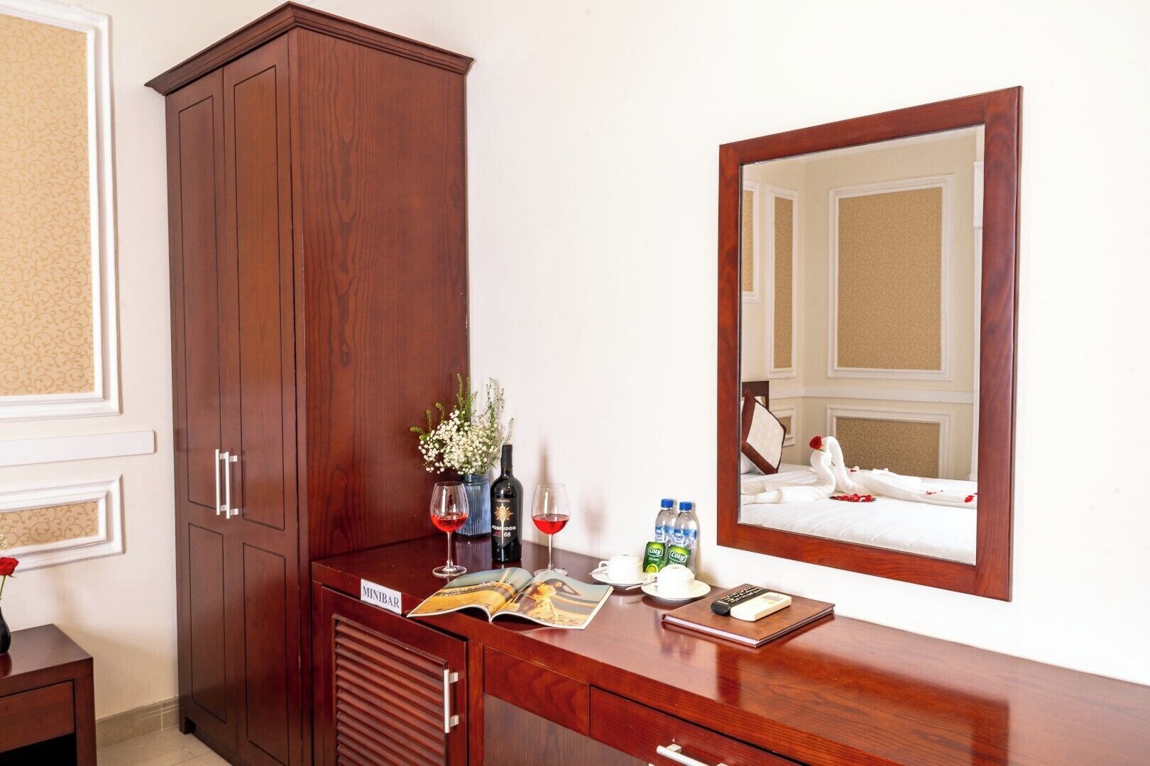 1 bedroom, minibar, individually furnished, desk