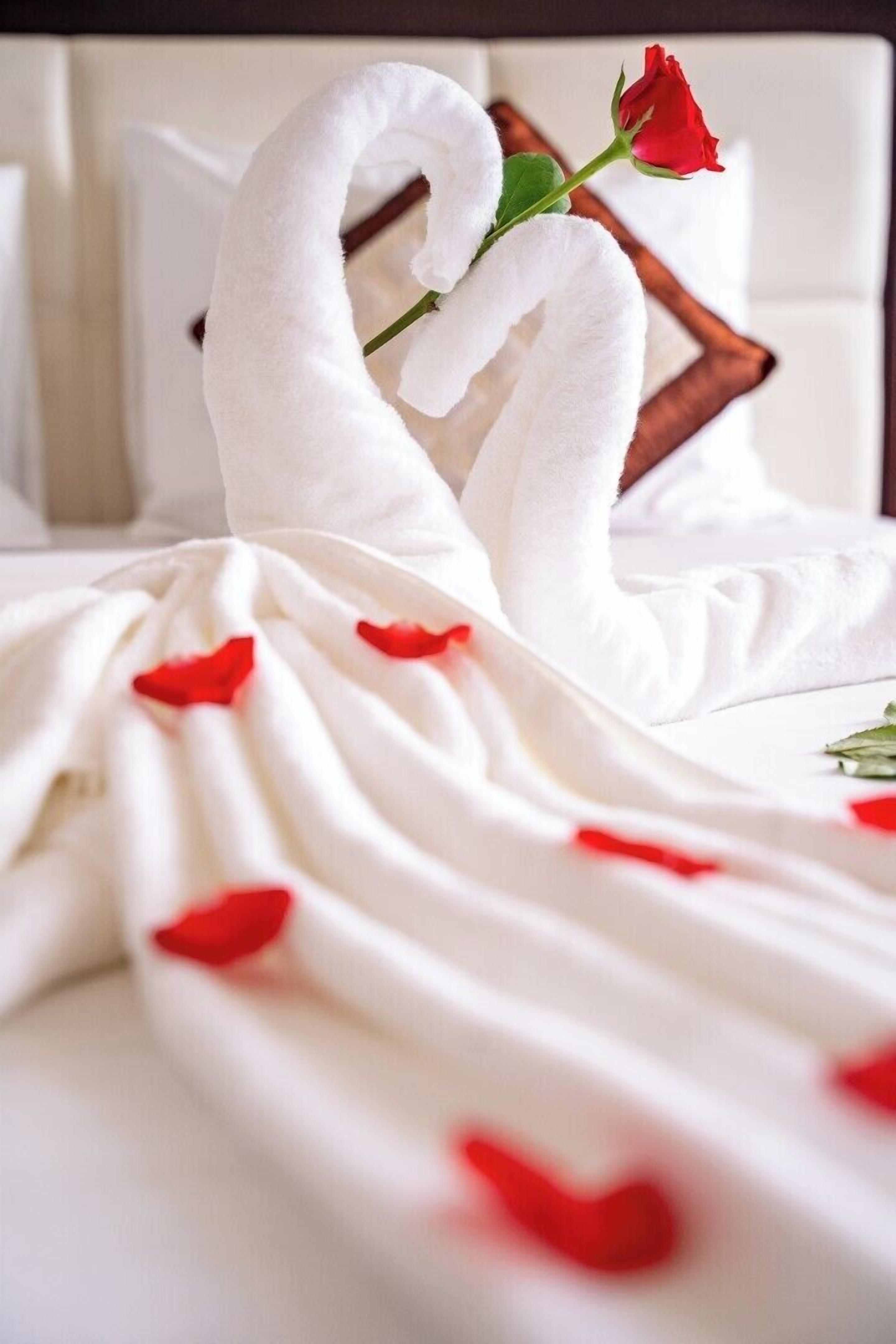 1 bedroom, minibar, individually furnished, desk