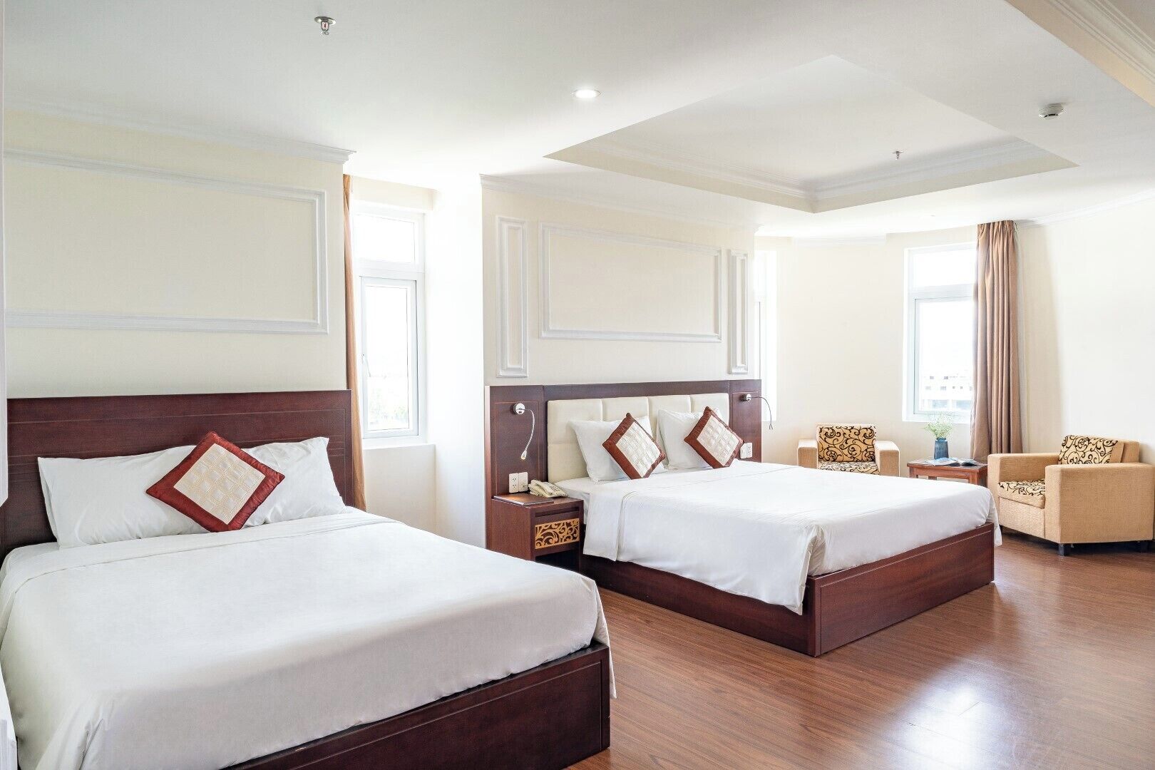 1 bedroom, minibar, individually furnished, desk