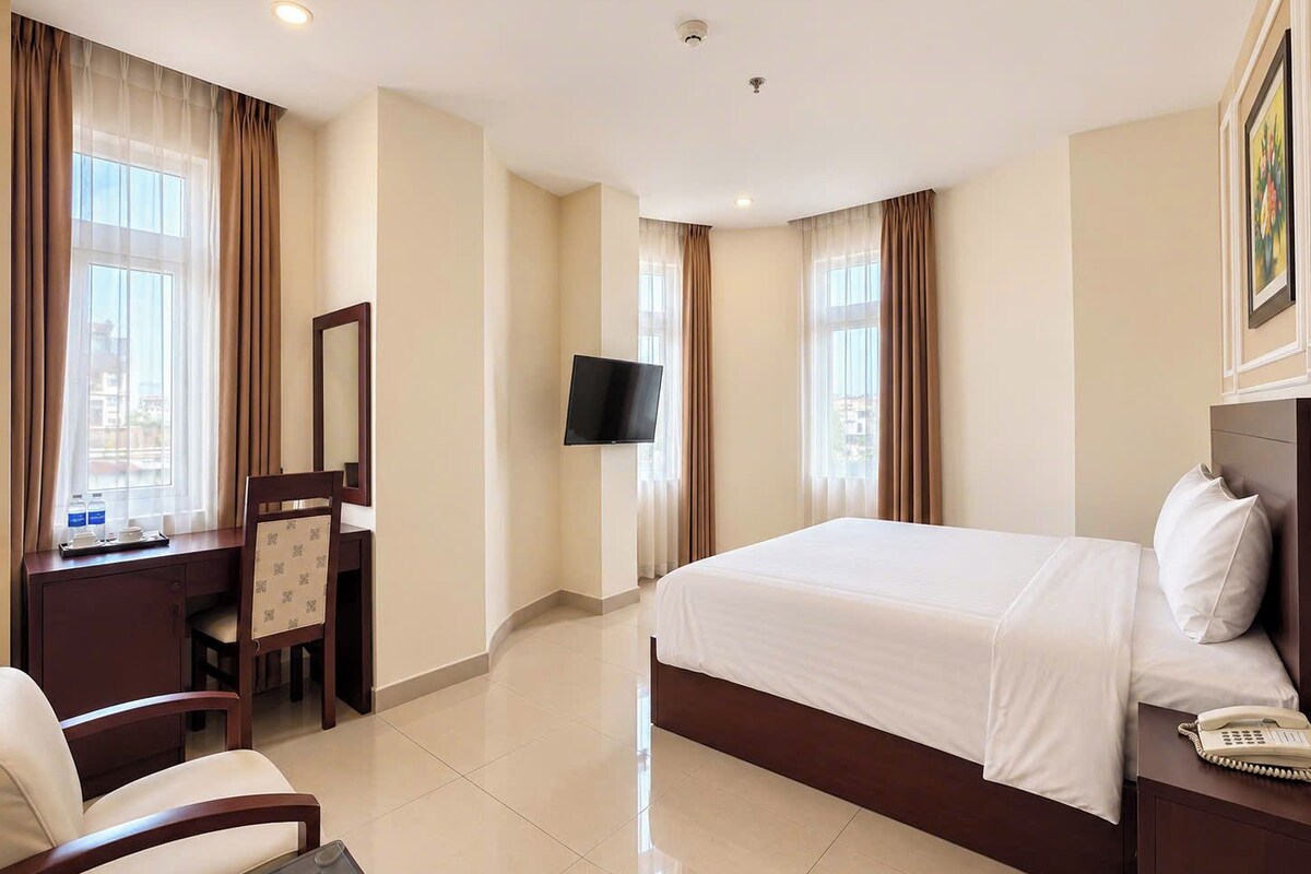 Grand Suite | 1 bedroom, minibar, desk, laptop workspace