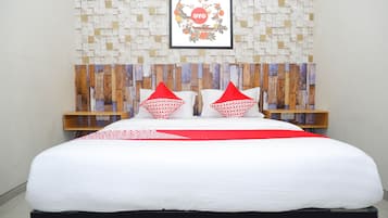 Desk, free WiFi, bed sheets