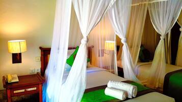 Standard Twin Room with Patio | Free minibar, in-room safe, desk, soundproofing