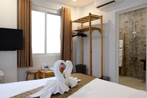 Kamar Double Deluks | 1 kamar tidur, seprai premium, minibar, dan meja kerja