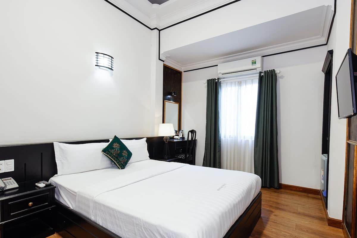 Deluxe Room | Minibar, desk, soundproofing, free WiFi