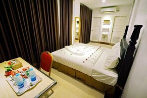 Standard Double Room | Premium bedding, memory foam beds, desk, blackout drapes - Mandalay Hill View Inn (Mandalay)
