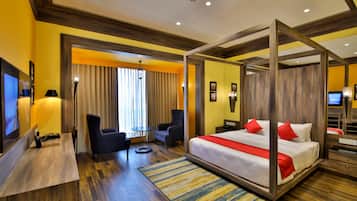 Rom – premium | Minibar, safe på rommet, skrivebord og lydisolert