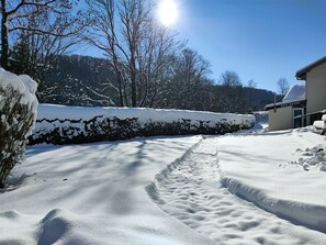 Property grounds - Cottage 1805 Montagnes du Jura with Spa and Sauna classified 3 stars (Foncine-Le-Haut)