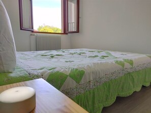 2 habitaciones, tabla de planchar con plancha y wifi 