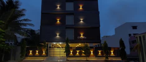 واجهة المنشأة