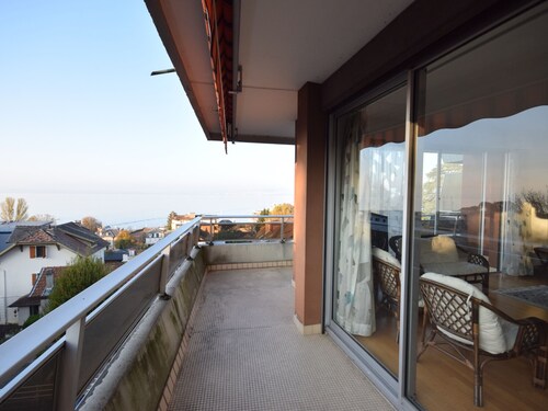 Spacious apartment with lake view in Évian-les-Bains