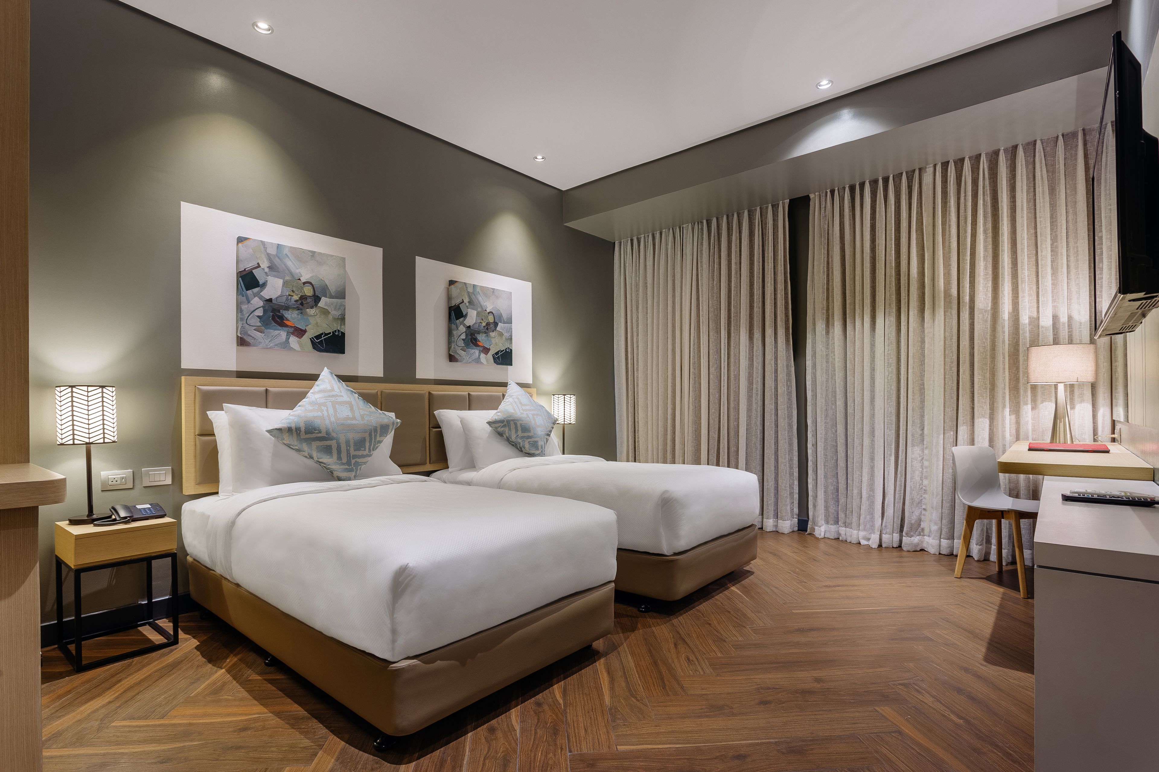 deluxe room | 1 bedroom, premium bedding, in-room safe, desk