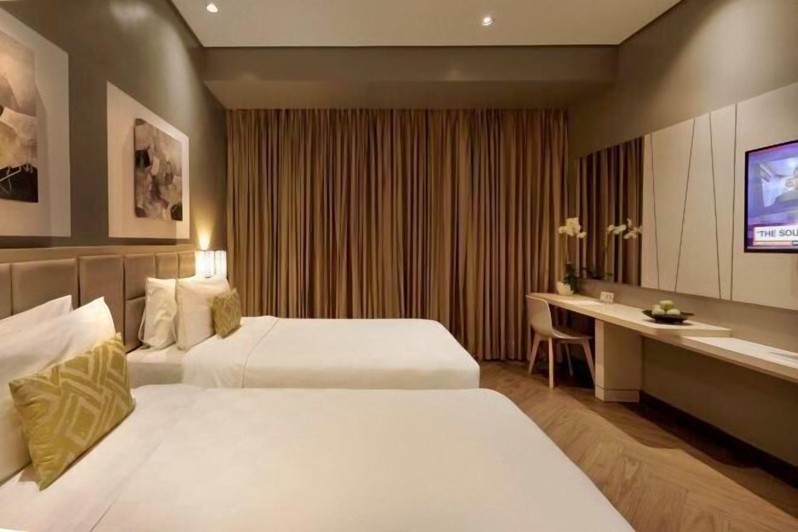 Literie de qualité supérieure, coffres-forts dans les chambres, bureau