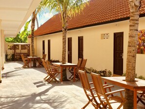 Family Room | Garden view