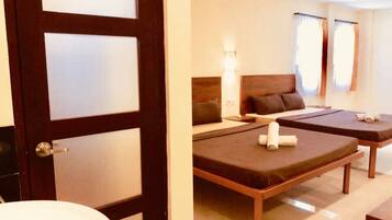 Escrivaninha, Wi-Fi de cortesia, roupa de cama