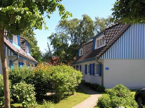Exterior - comfortable duplex apartment in the mill park, WLAN, 4 persons, West-Loggia, (Ostseebad Prerow)