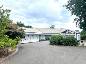 Front of property - Stony Rise Cottage B&B (Stony Rise)