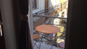 Iron/ironing board (on request), free WiFi - Hotel White Neptun (Tbilisi)