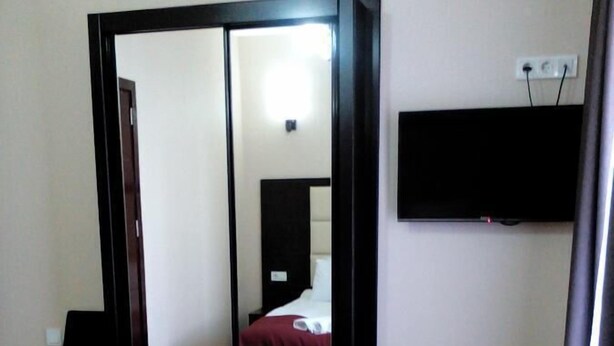 Iron/ironing board (on request), free WiFi - Hotel White Neptun (Tbilisi)