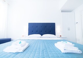 Standard Double Room | Egyptian cotton sheets, premium bedding, in-room safe, desk