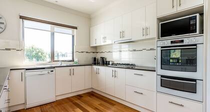 Surfside Lakeviews - Free Wifi