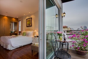 Minibar, Zimmersafe, Schreibtisch, Bügeleisen/Bügelbrett