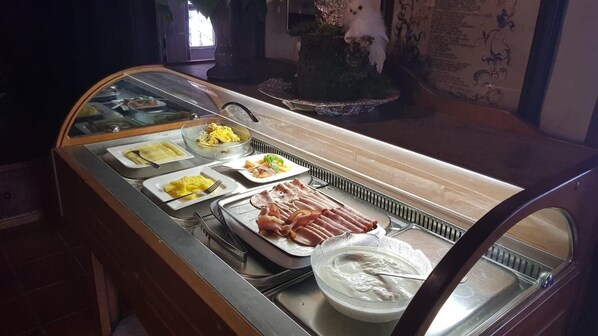 Petit déjeuner buffet compris tous les jours