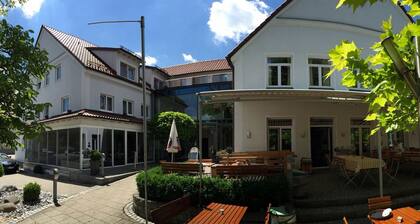 Hotel & Restaurant GrĂŒner Baum