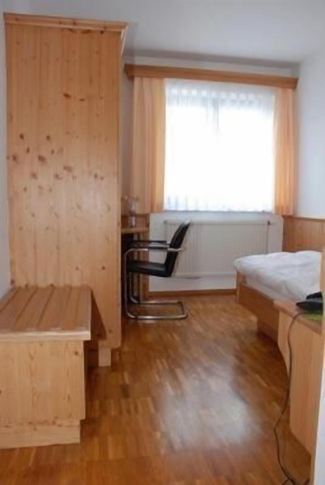 cots/infant beds, free wifi, bed sheets