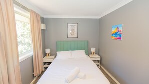 1 bedroom, bed sheets