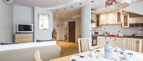 Deluxe Duplex | Living area