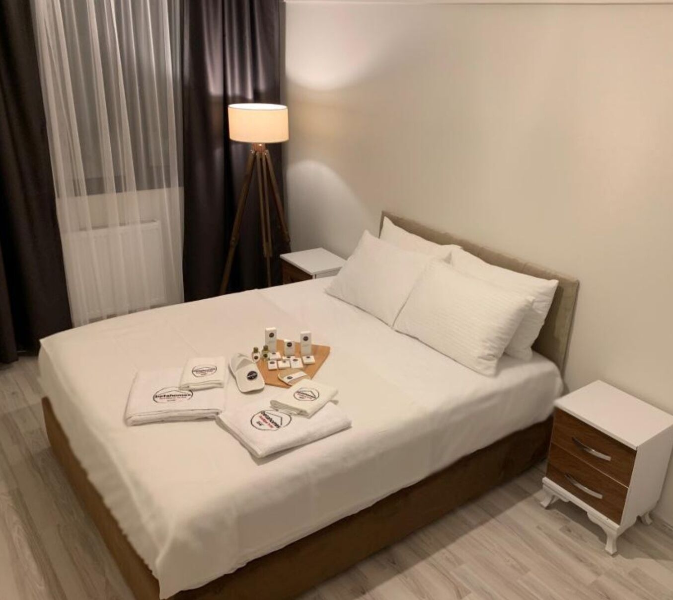 15 bedrooms, minibar, desk, laptop workspace