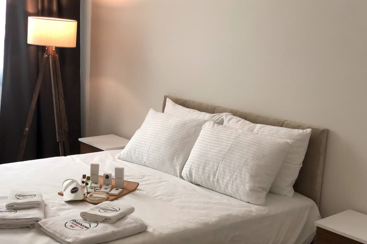 15 dormitorios, minibar, escritorio