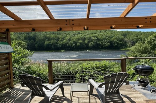 Tiny House on Spectacular Riverfront Property - Private Access to Delaware River