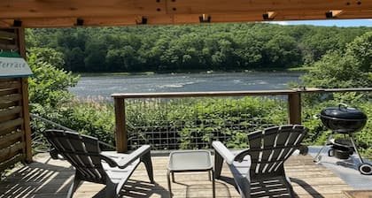 Tiny House on Spectacular Riverfront Property - Private Access to Delaware River