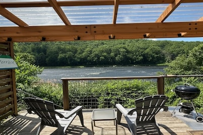 Tiny House on Spectacular Riverfront Property - Private Access to Delaware River
